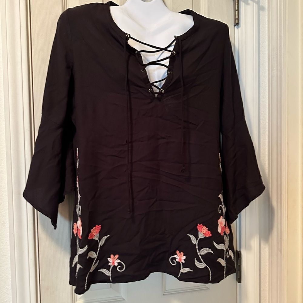 Roper Lace up shirt with bell sleeves and embroidered flowers